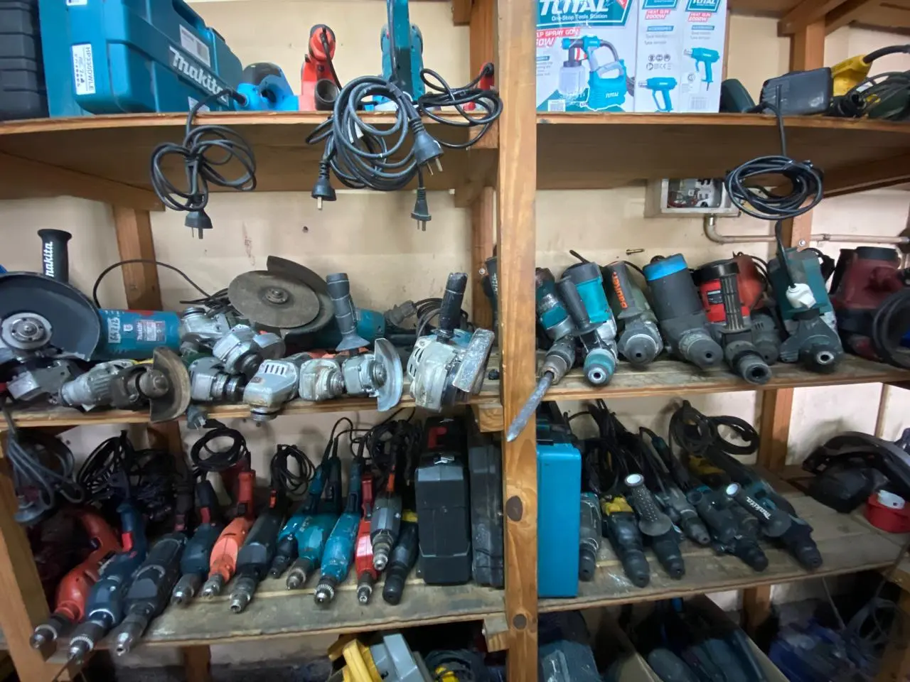 Herramientas siendo reparadas